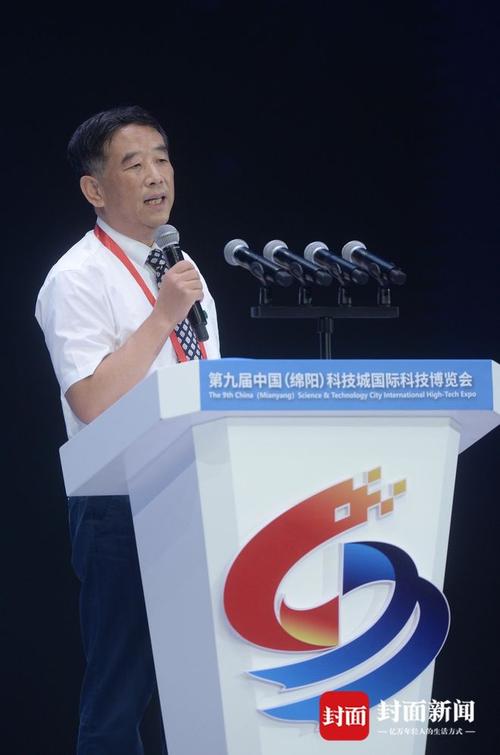 同时,使一大批搞科学的专家进入了工厂,甚至很多学校的学科,都因为